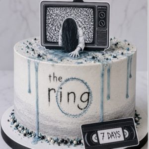 The Ring Drip Cake