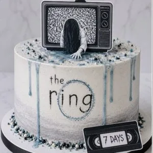 The Ring Drip Cake